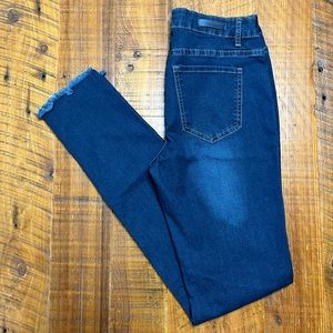 NWOT Denim Couture Dark Wash Raw Hem Jeans, Size 3 Juniors